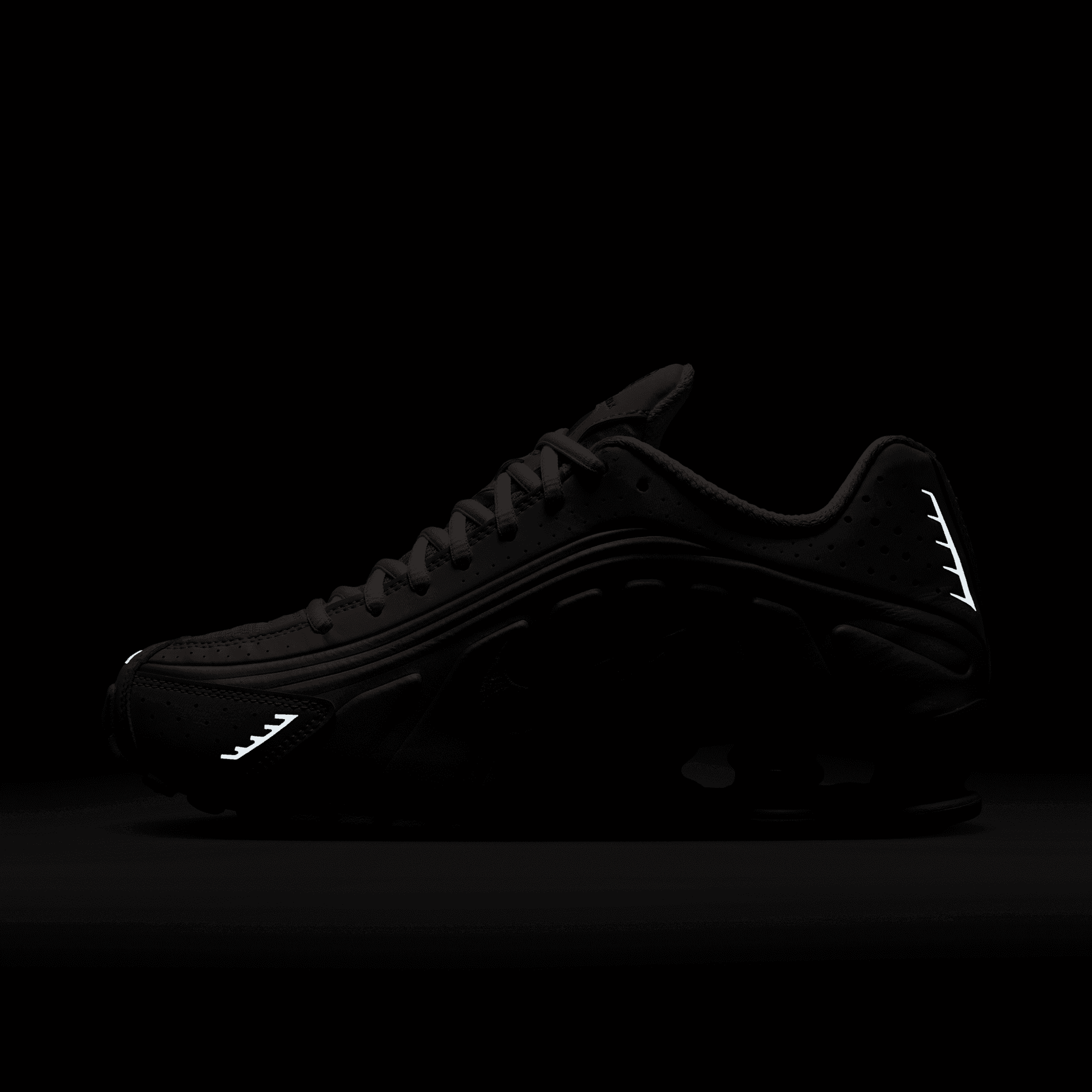 Women's Nike Shox R4 "Barely Rose"